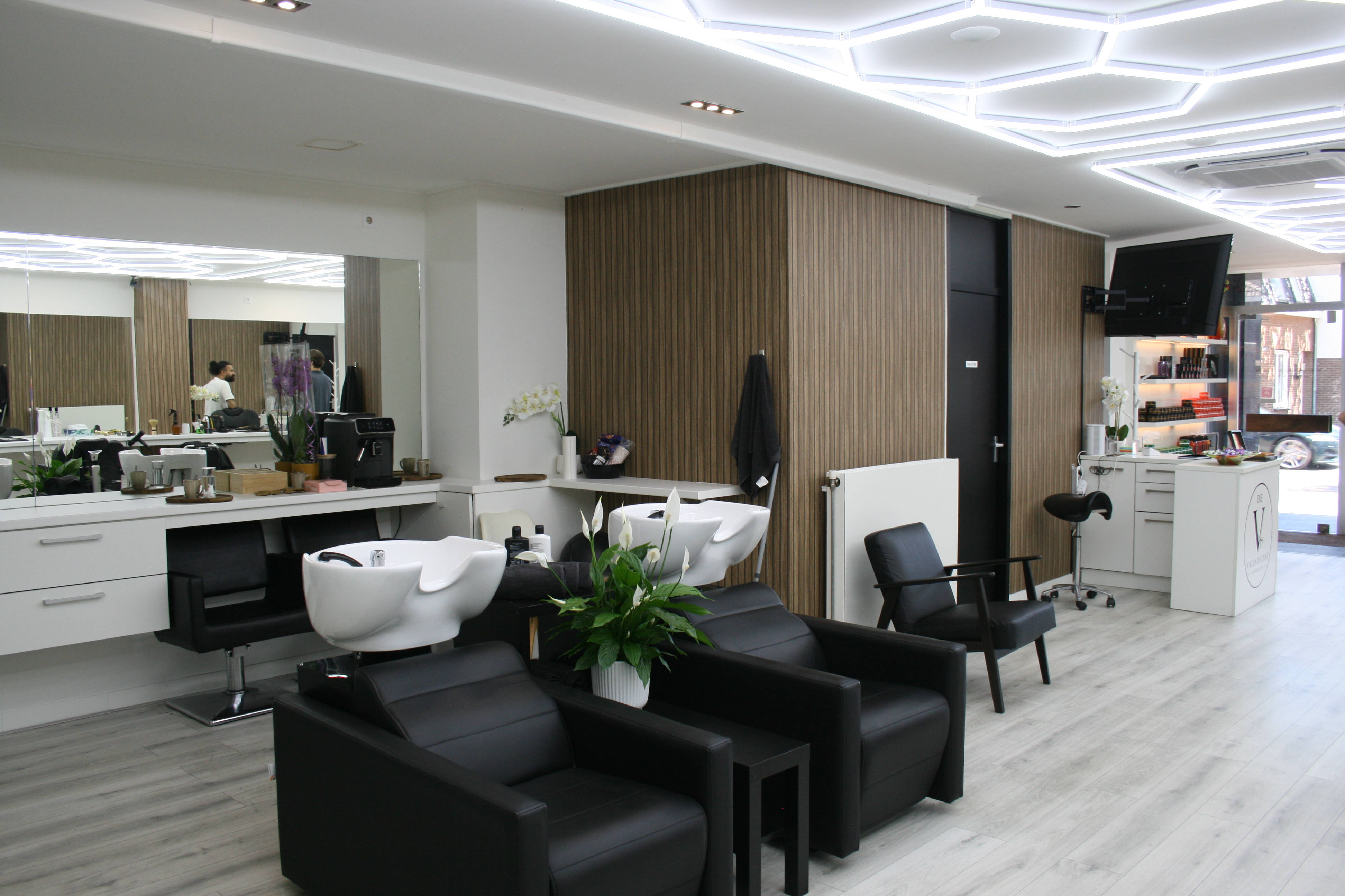 Barbershop interior of de Vriendschap Kapsalon